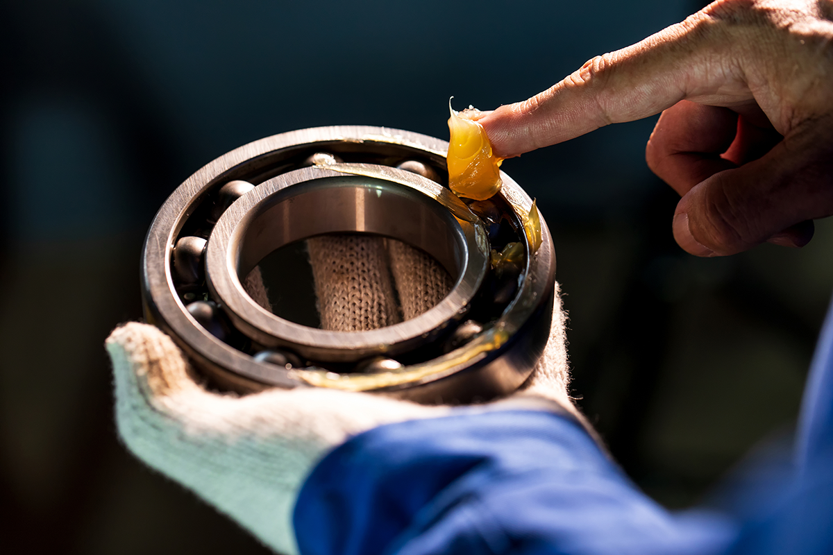 Lubricate the bearings to prolong their service life.